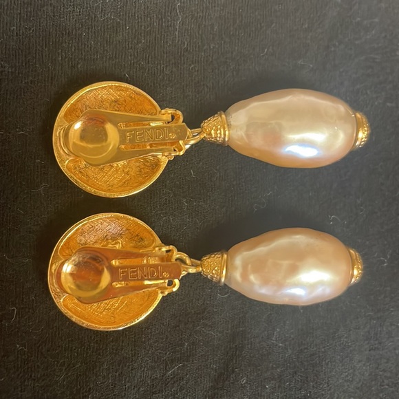VINTAGE Fendi Bijoux Tear Drop Glass Pearl Earrings - Picture 3 of 8